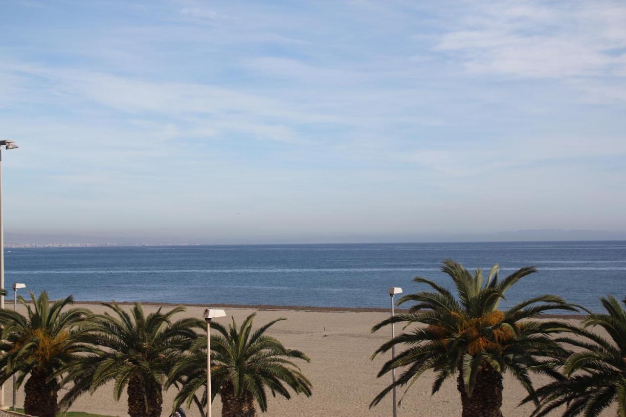 Apartamento En Primera Linea De Playa, Con Vistas A La Playa Y Con Wifi Рокетас-де-Мар Экстерьер фото